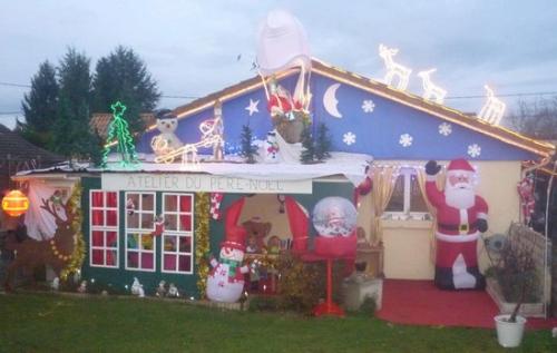 2011 : Et voilà le Père-Noël installé dans sa montgolfière...